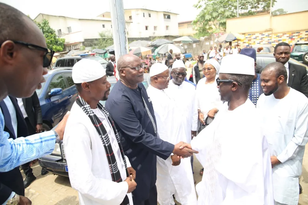 Finale CAN 2023 : Bictogo prie à la mosquée Al Iman de Yopougon pour la victoire des Éléphants