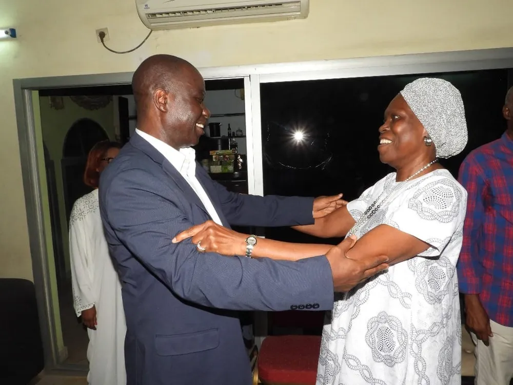 Libération de Dogbo Blé : Simone Gbagbo dans les bras de son « fils », des images