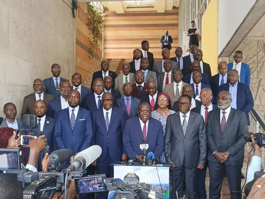 Rencontre entre les maires du district d'Abidjan et Cissé Bacongo