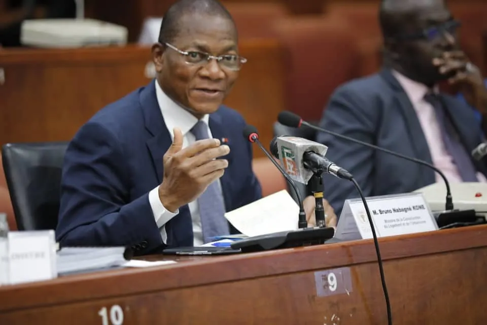 Vers des constructions plus sûres en Côte d’Ivoire: le gouvernement s’attaque à l’anarchie dans le secteur du BTP