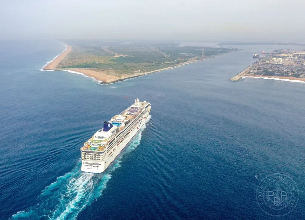 Le NORWEGIAN DAWN à Abidjan le 29 mars 2023