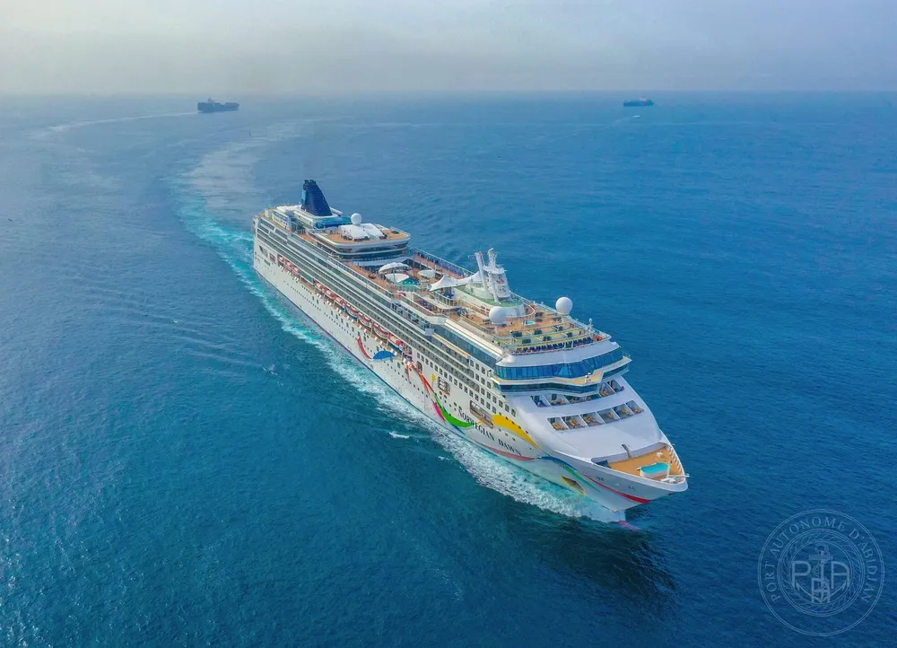 Le NORWEGIAN DAWN à Abidjan le 29 mars 2023