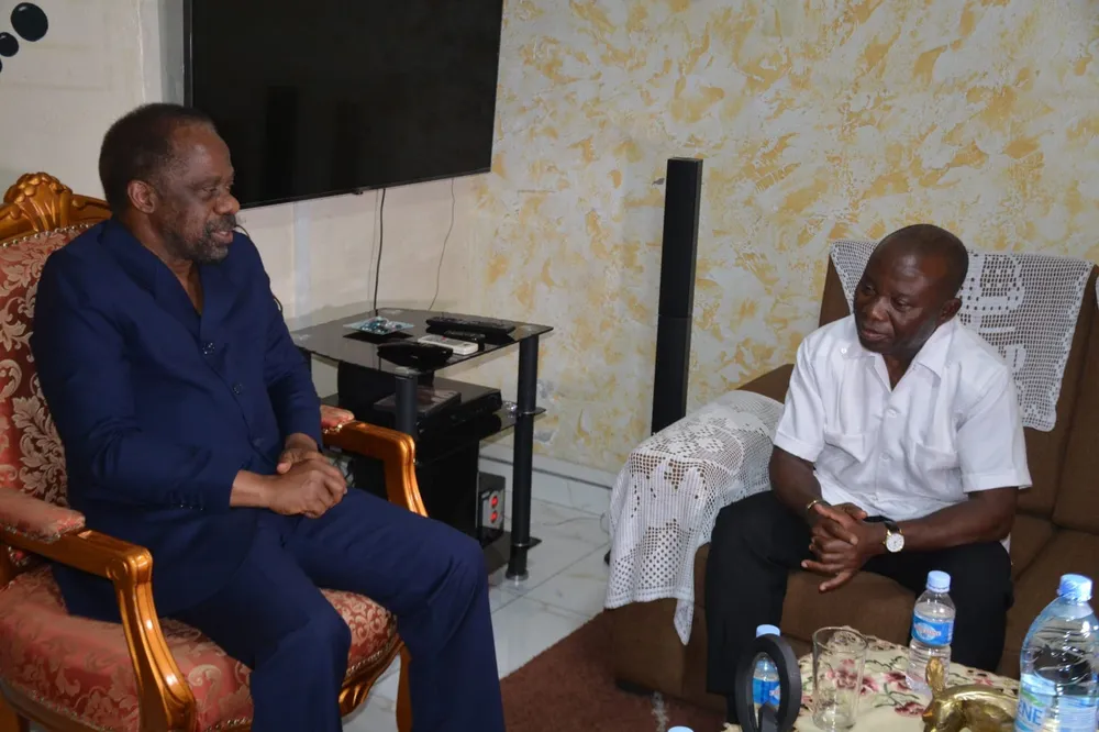 Gbagbo envoie un fort message au Colonel Ohoukou Mody et au Commissaire Osée Loguey, sortis de prison après y avoir passé 13 années