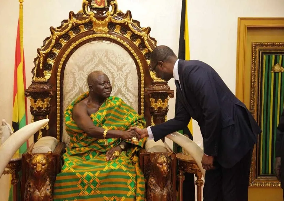 Le président du PDCI, Tidjane Thiam, chez sa Majesté Otumfuo Osei Tutu II, Roi des Ashanti