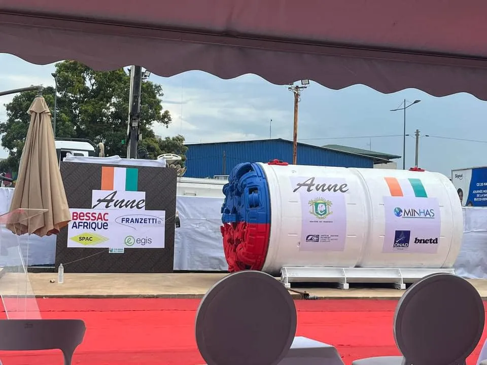 Le métro d'Abidjan dévoile son micro-tunnelier