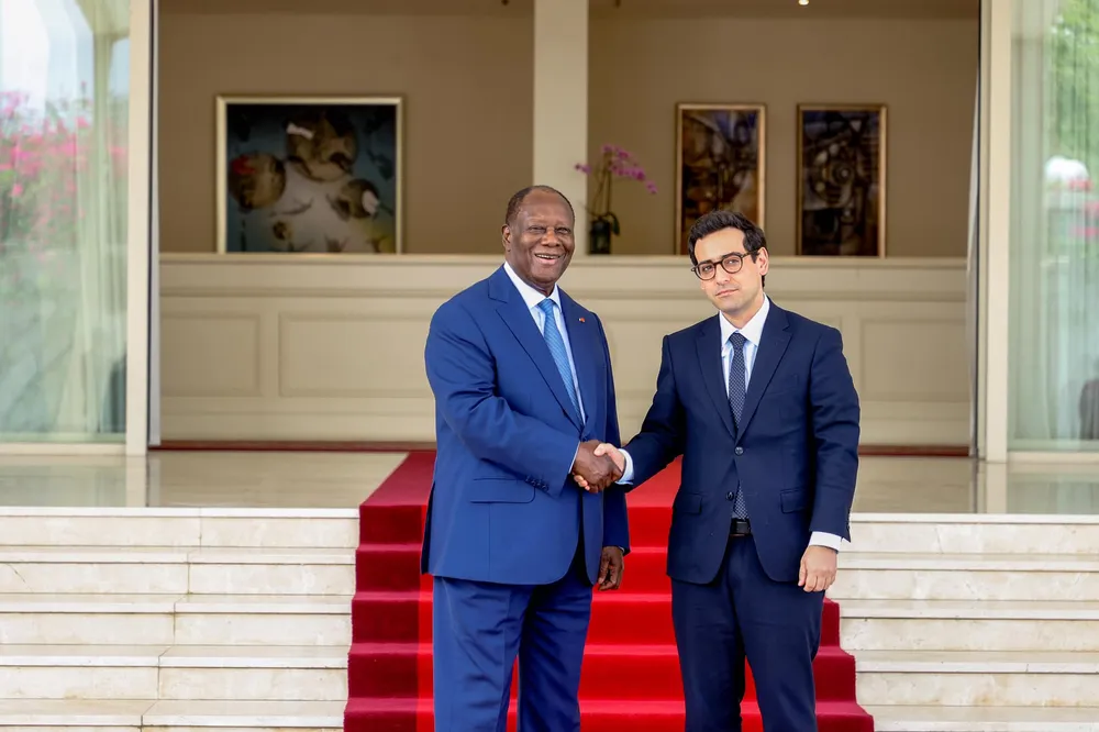 Le Président Alassane Ouattara et le Ministre français de l'Europe et des Affaires étrangères, Stéphane Séjourné à Abidjan