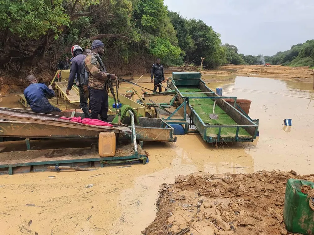 Orpaillage clandestin, Opération de l'Escadron de Tengrela le 21 avril 2024 sur un site à M'basso, dans la sous-préfecture de