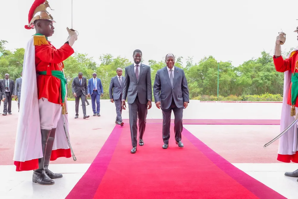 Bassirou Diomaye Faye et le président Ouattara lors de sa visite à Abidjan le 7 mai 2024