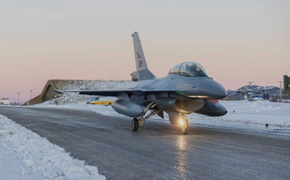 Premiers F-16 norvégiens pour l'Ukraine