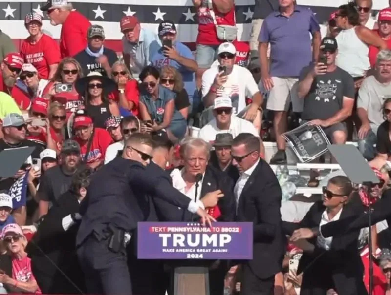 Tentative assassinat de Trump par balle lors d'un meeting électoral le samedi 13 juillet 2024 à Butler, dans l'Etat américain