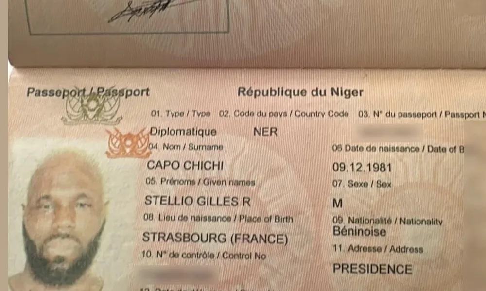 Kemi Seba passeport diplomatique nigérien