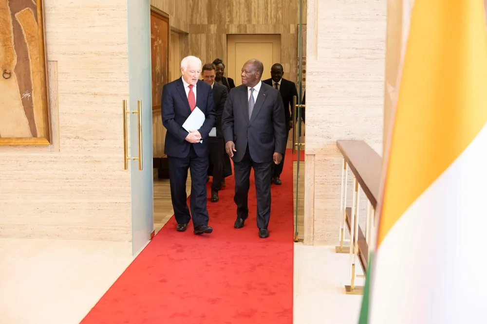 Alassane Ouattara et le PDG du Groupe Endeavour Mining, Ian Cockerill