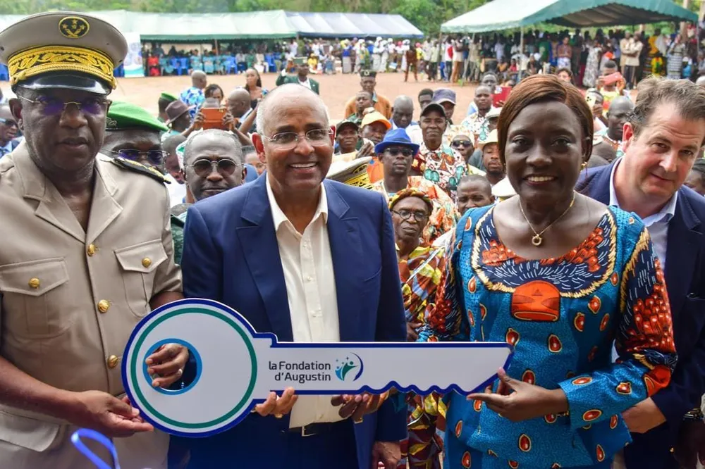 Inauguration d'une école primaire publique à Yapokoi
