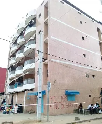 Un immeuble menace de s'effondrer à Yopougon-Ananeraie