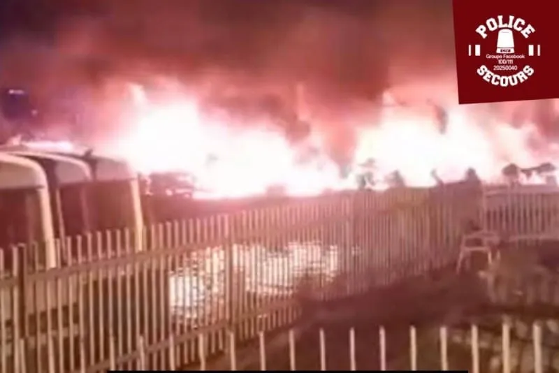 SOTRA : deux bateaux-bus incendiés à la gare de Treichville
