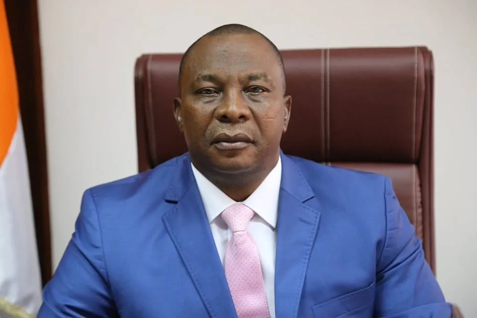 Empêché de rentrer à Daoukro, Adjoumani au Roi des Baoulés : « personne ne peut moi me toucher » (Vidéo) image de l'article