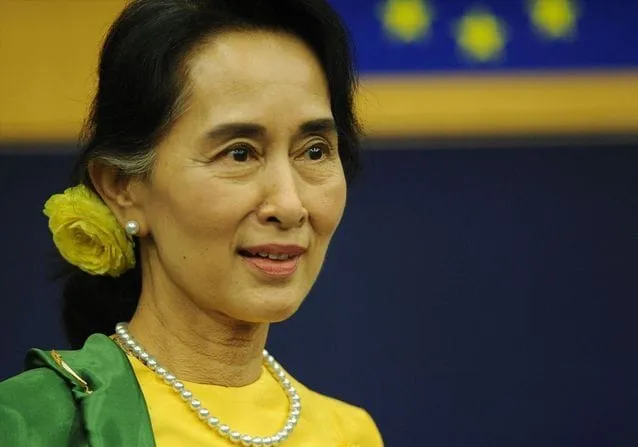 Aung San Suu Kyi : sa peine de prison réduite à deux ans image de l'article