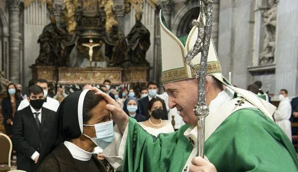 Le pape reçoit la soeur Gloria Cecilia Narvaez enlevée en 2017 au Mali et libérée ce 9 octobre 2021 image de l'article