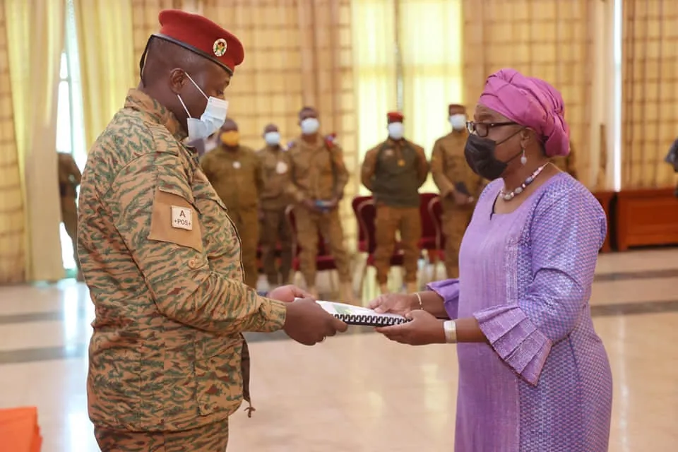 Burkina : voici la liste des membres nouveau gouvernement Albert Ouédraogo, 5 mars 2022 image de l'article