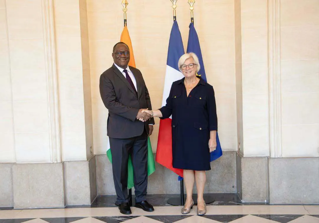 Sommet spatial à Paris : la Côte d'Ivoire et la France renforcent leur partenariat militaire