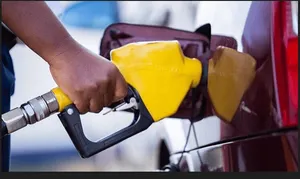 Prix des carburants : la Côte d'Ivoire prolonge le gel pour septembre 2026