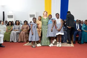 Rentrée 2026-2027 : Dominique Ouattara lance la distribution de 15 000 kits scolaires