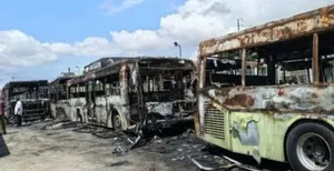Incendie au dépôt 5 de la SOTRA à Koumassi : 55 bus touchés, dont 40 calcinés