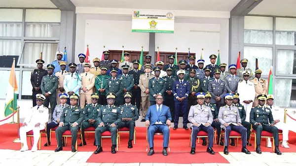 Formation militaire Côte d'Ivoire : 27 officiers diplômés de la 7e promotion du CESD à Zambakro