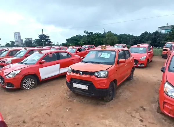 Blanchiment de capitaux en Côte d'Ivoire : 150 véhicules saisis vendus par l'AGRAC