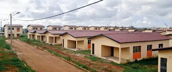 Logements sociaux : 42 milliards de FCFA de la BOAD pour 840 maisons à Bouaké
