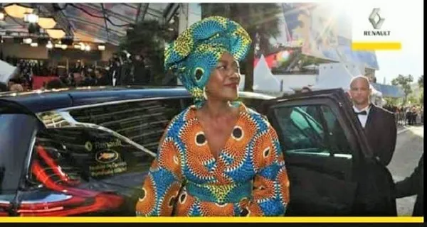 L'image jugée condescendante de la publicité de Renault Côte d'Ivoire