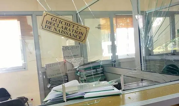 Urgent / Port-Bouët : La mairie vandalisée, quand l’ombre d’Aka-Anghui plane sur la commune
