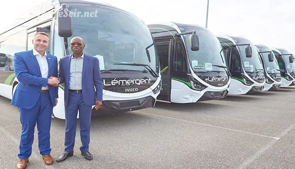 Grosse plaisanterie du ministère des Transports : 450 bus au gaz naturel attendus dans un pays qui importe du gaz naturel