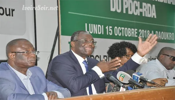 Maurice Kakou Guikahué, le 12 octobre 2018 lors d'une conférence de presse au siège du PDCI à Cocody