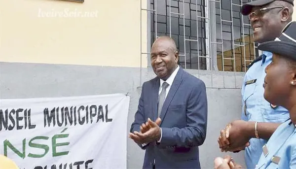 Le ministre Sidiki Diakité se mélange les pinceaux dans l'affaire Ehouo