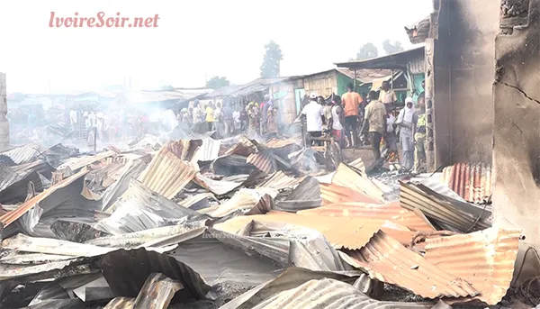 Les restes du marché de Grand-Lahou après avoir été ravagé par un incendie le mercredi 27 mars 2019