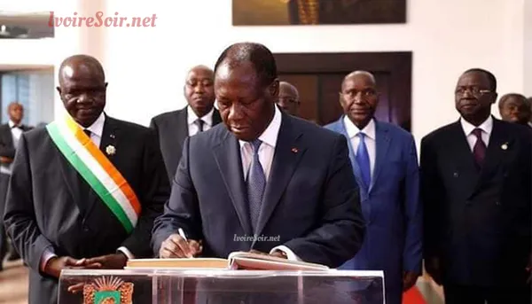 Alassane Ouattara à l'assemblée nationale le 1er avril 2019, entourée d'Amadou Soumahoro, Amadou Gon Coulibaly, Daniel Kablan
