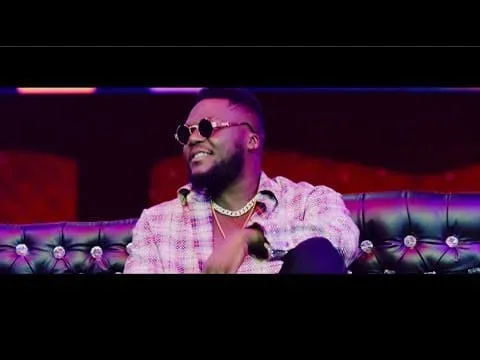 Twerk Mix Premier : « ma chérie pourquoi ton mari t’a dehors ? »