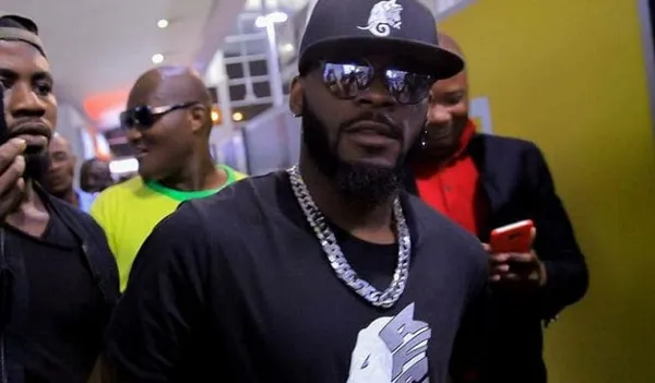 Paris: Dj Arafat en route pour Abidjan après son clash avec Ariel Sheney