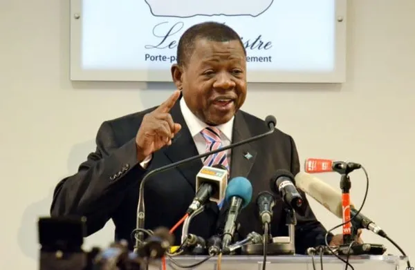 RDC – Lambert Mende après son interpellation par la police: « ils m’ont donné des coups de crosse »