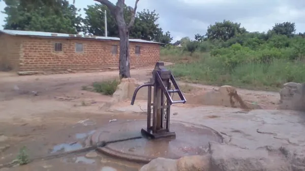 Côte d’Ivoire: 15 milliards pour réparer 21.000 pompes hydrauliques villageoises