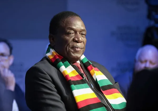 Vaccin Covid-19 : le président zimbabwéen exprime sa gratitude à la Chine