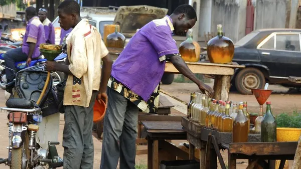 Bouna: les revendeurs d’essence dans les bouteilles et bidons bientôt mis aux arrêts