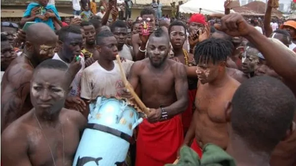 Enterrement DJ Arafat: la sortie de la génération Gnandô Dogba des Atchans d’Anonkoua Kouté reportée