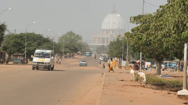 Côte d’Ivoire: 32 milliards pour refaire la route à Yamoussoukro
