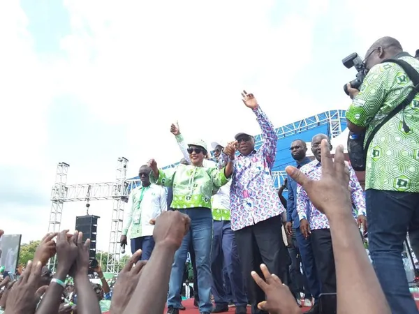 Meeting du PDCI à Yamoussoukro: des images d’Assoa Adou et Henriette Bédié dans la danse « c’est maïs »