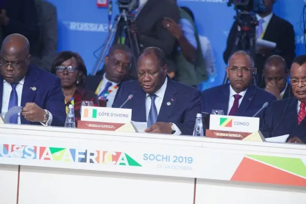 Ouattara à Sotchi: « la présence de la Russie contribuera à lutter plus efficacement contre le terrorisme »