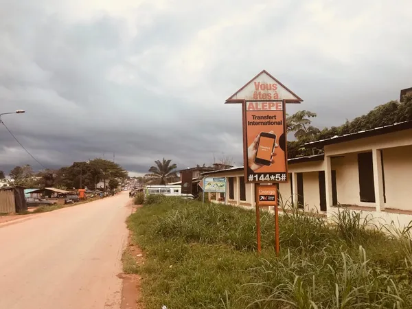Montézo : des jeunes en colère, obstruent la voie Abidjan-Alépé