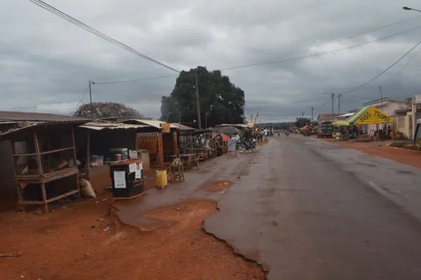 Après la visite d’État de Ouattara,  Bocanda sans eau et électricité