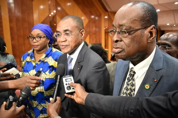 Côte d’Ivoire: adoption du projet de loi portant règlement des systèmes financiers décentralisés